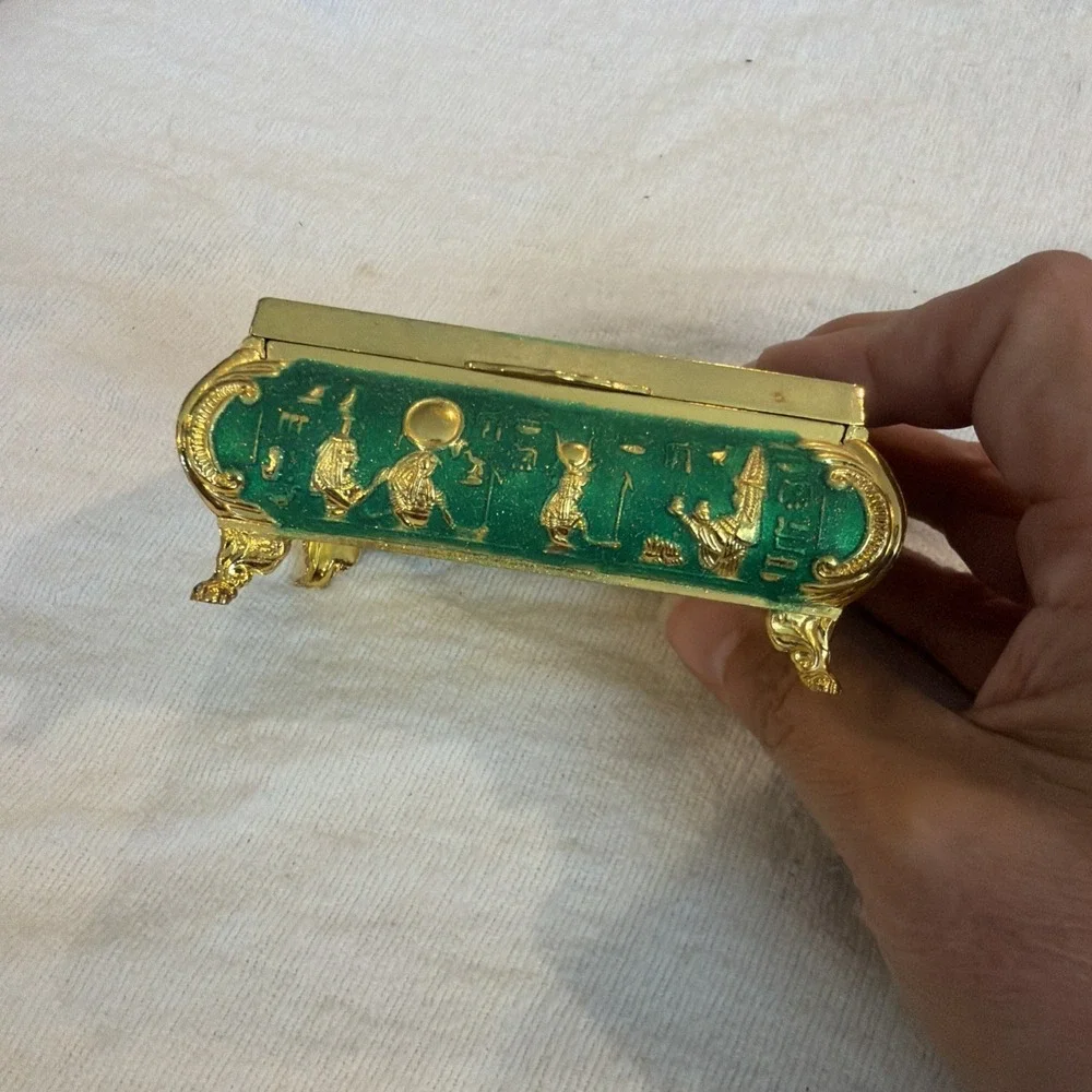 Vtg Egyptian Pharoah Chariot Hieroglyphic Scene Footed Treasure Jewelry Box